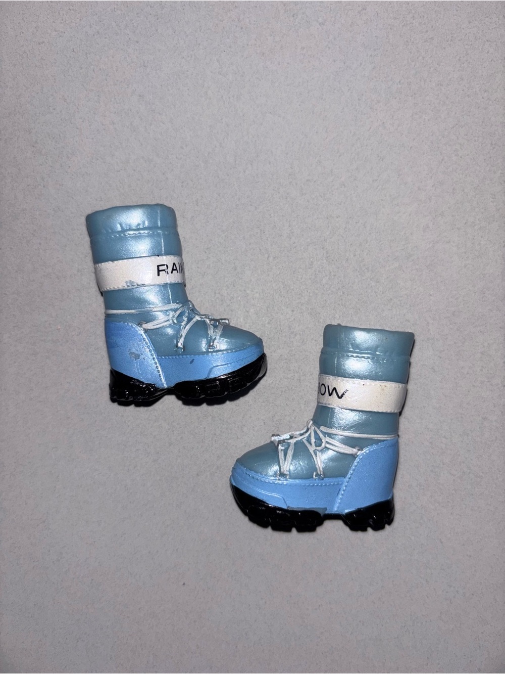 Rainbow High Winter Break Skyler Bradshaw Doll Outfit Shoes Replacement Boots
